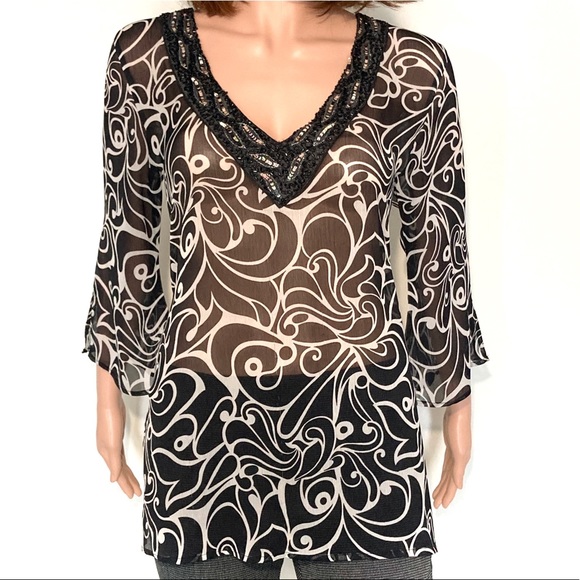 XL•SOLITAIRE LOS ANGELES•B&W V-NECK SHEER BLOUSE• - Picture 3 of 4
